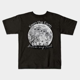 Keep the Earth Below my Feet, Moon with Tree Silhouettes Kids T-Shirt